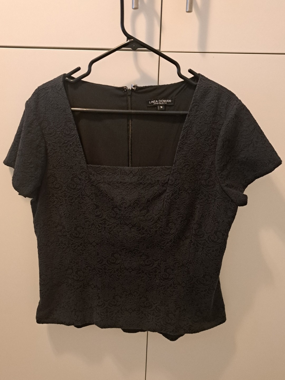 Linea Domani Short Sleeve Textured Black Top